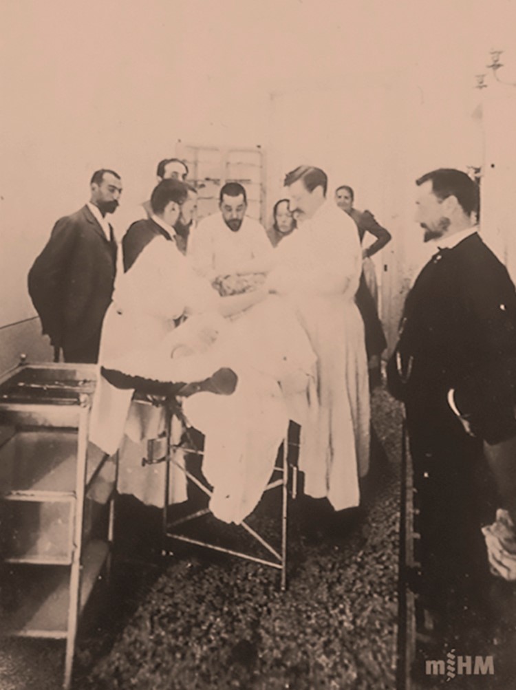 Intervenció quirúrgica doctor Miquel Fargas 1900