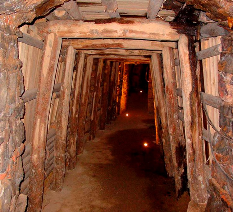 Una de les Galeries Interiors del Parc de Miners d'Almadén, probablement, no gaire diferent d'aquelles en què treballaven els miners que visità el metge català del segle XVIII, Josep Parés