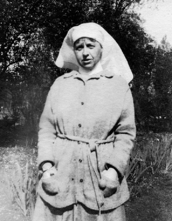 Edith d'infermera a Ostende