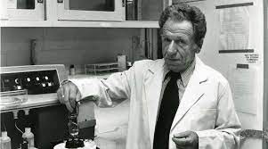 Szmuness director del departament d'Epidemiologia del Banc de sang de Nova York