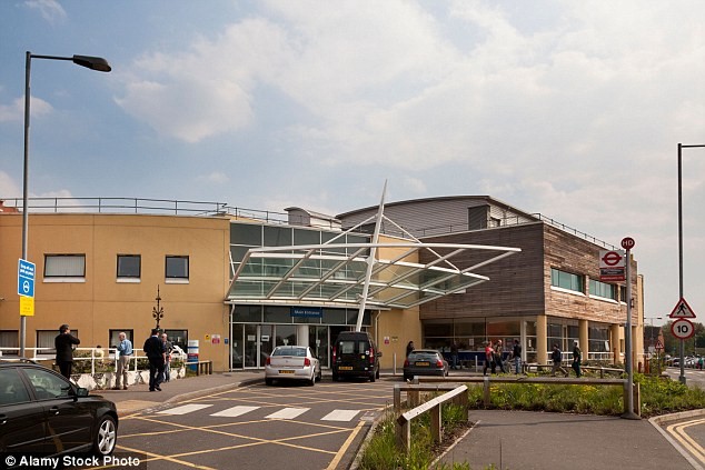 West Middlesex University Hospital, el primer al Regne Unit que va tenir una unitat de Geriatria