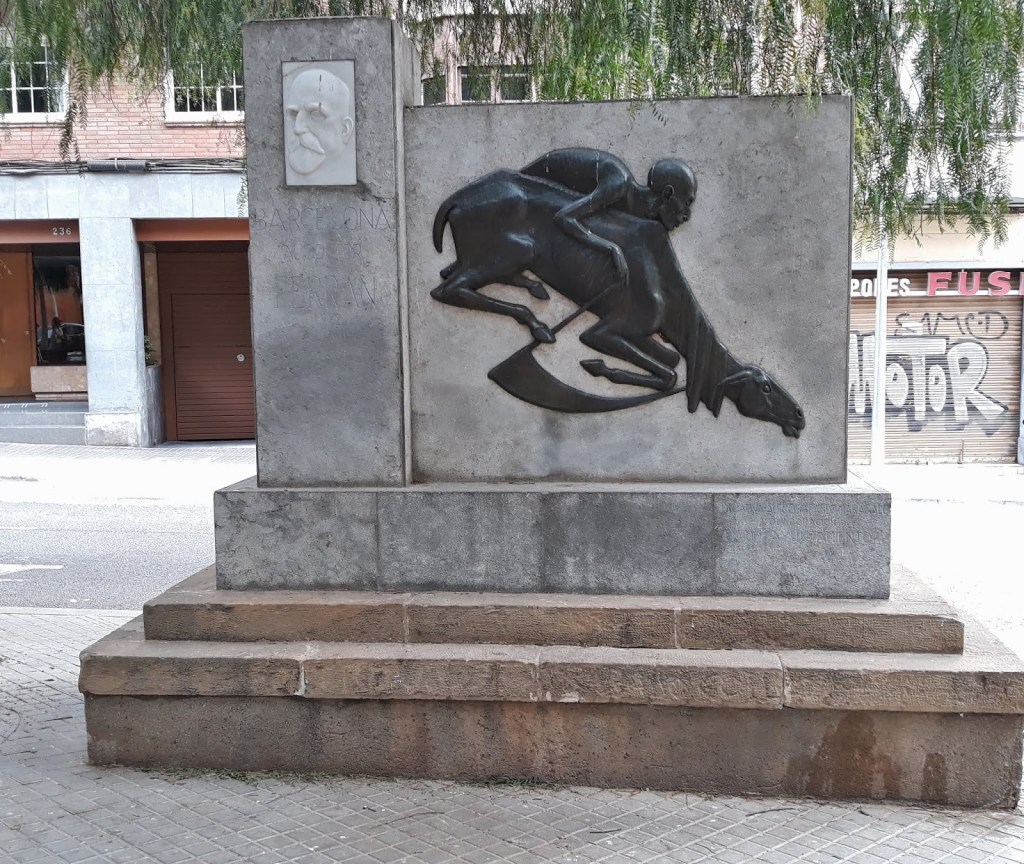 Monument a Jaume Ferran de Barcelona obra de l'escultor de Banyeres del Penedès, Josep Cañas i Cañas (1905-2001).