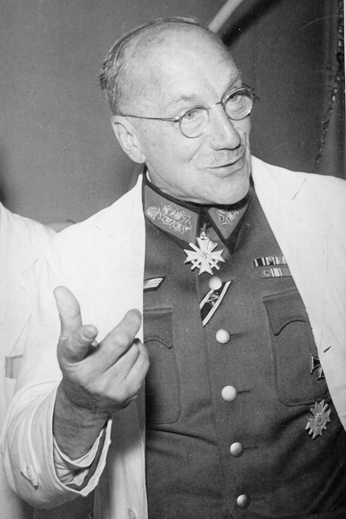Sauerbruch amb l'uniforme nazi