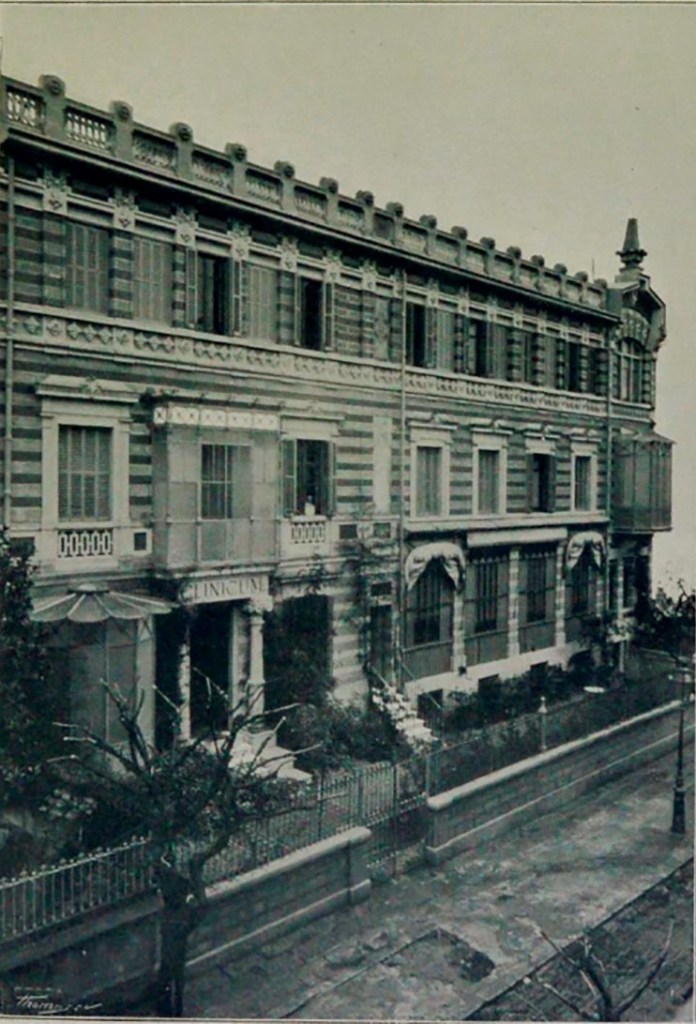 Clínica del Dr. Salvador Cardenal al passatge Mercader de Barcelona