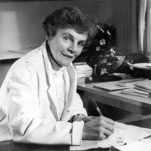 Dra. Alice Mary Stewart