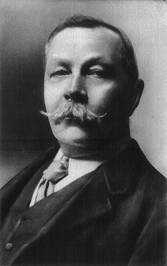 Sir Arthur Conan Doyle el 1914