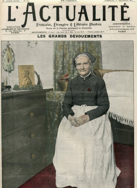 Mlle Marguerite Bottard ja jubilada, a la seva habitació a la Salpêtrière. Sobre la còmoda s'observa el relleu de bronze que Gilles de la Tourette i altres companys li van oferir per la seva jubilació.