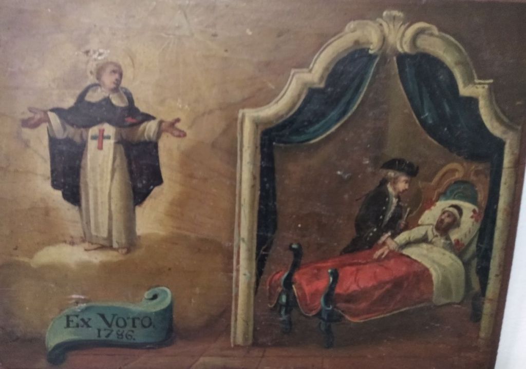 Els tres compartiments de l'exvot: 1) part divina : Sant Miquel, amb l'hàbit trinitari, rodejat d'una aura blanca, 2) text: limitat a la paraula ex vot i la data en que es va fer la ofrena i 3) part històrica: Malalt ajagut al llit, acompanyat d'un senyor amb barret