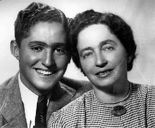 Carl Djerassi i sa mare, el 1939 a New York.