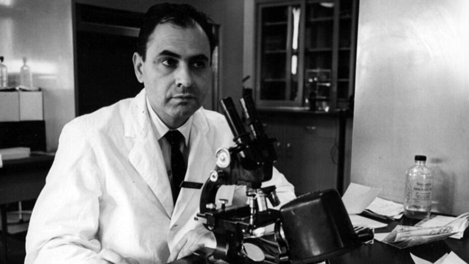 El Dr. Albert Schatz, un estudiant de doctorat