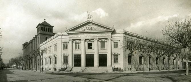 El Laboratori Municipal del carrer Wellington, enderrocat el 1995 per construir l'edifici de la Universitat Pompeu Fabra