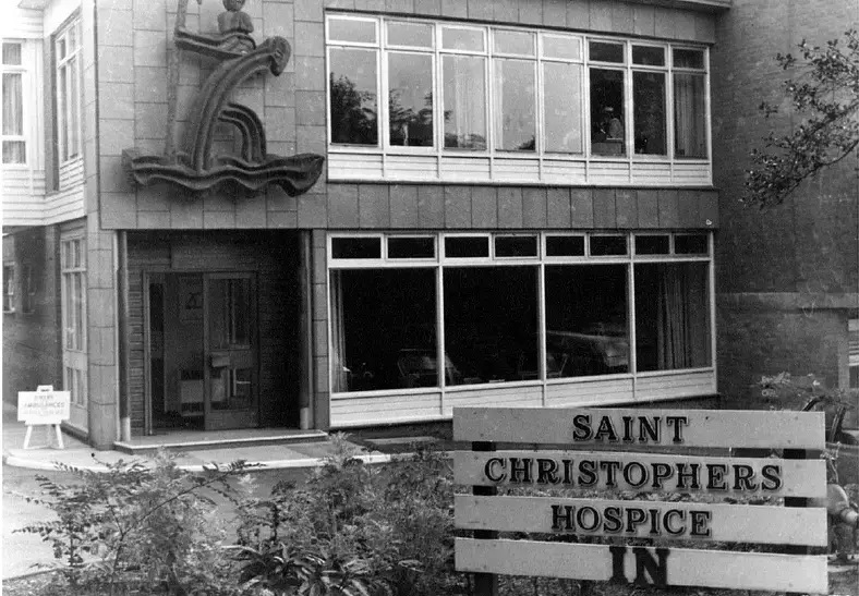 Façana del primer hospice creat per la Dra. Saunders