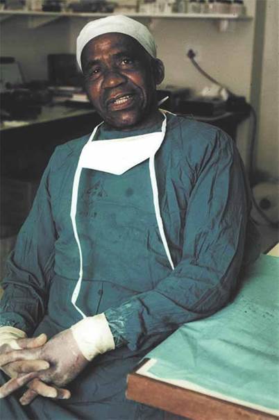 Hamilton Naki