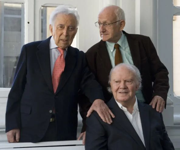 50 anys del primer trasplantament renal a Espanya. El cirurgià Gil Vernet (esquerra), l'immunòleg Jordi Vives (dreta) i el nefròleg Antoni Caralps (baix).