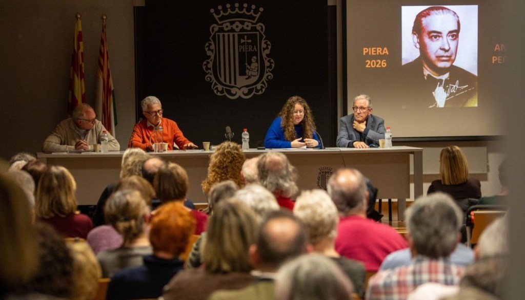 Presentació a Piera del llibre del Dr Almirall. L'autor és a la dreta de la imatge.