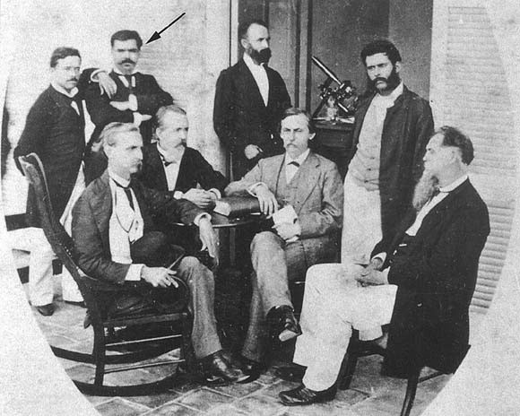 Membres de la Comissió de la Febre Groga reunits a L'Havana.
Matas està senyalat amb una sageta.